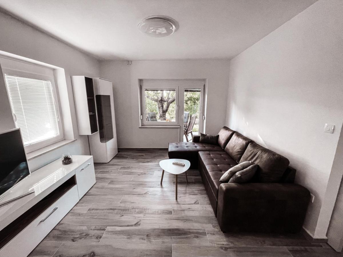 Riad Apartments Premium Zgornje Skofije Dış mekan fotoğraf